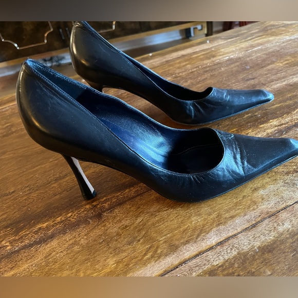 Manolo Blahnik navy leather pumps - Picture 1 of 7